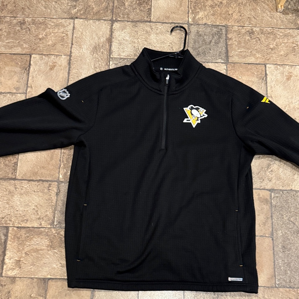 Fanatics Black Zip-Up Sweater with Team Logo